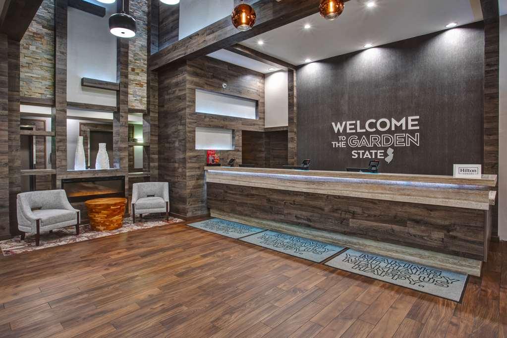 Hampton Inn And Suites Newark Airport 伊麗莎白 内观 照片